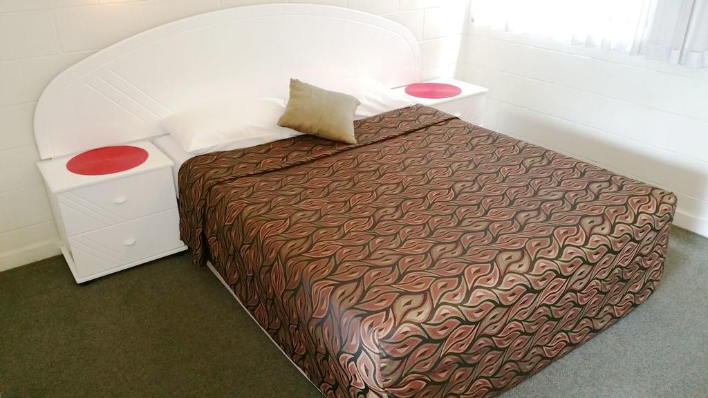 A&A Lodge Motel Emerald Ruang foto