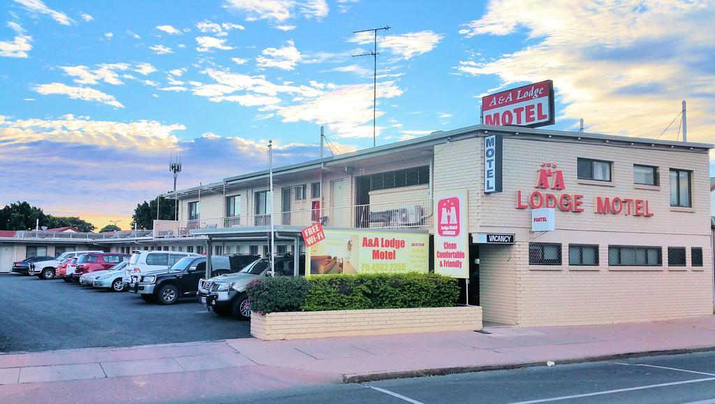 A&A Lodge Motel Emerald Bagian luar foto