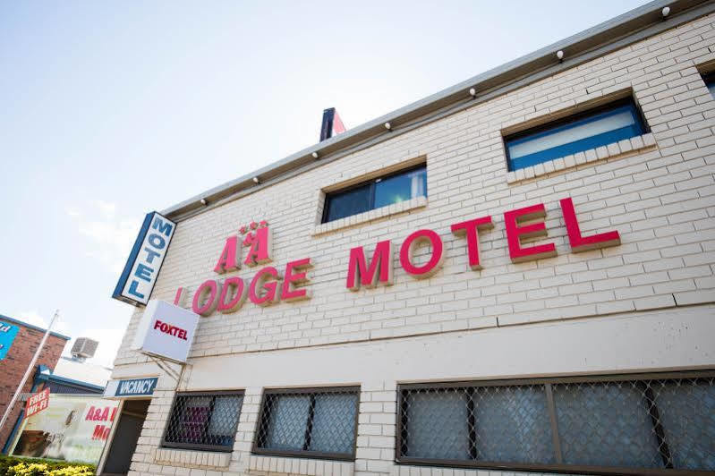 A&A Lodge Motel Emerald Bagian luar foto